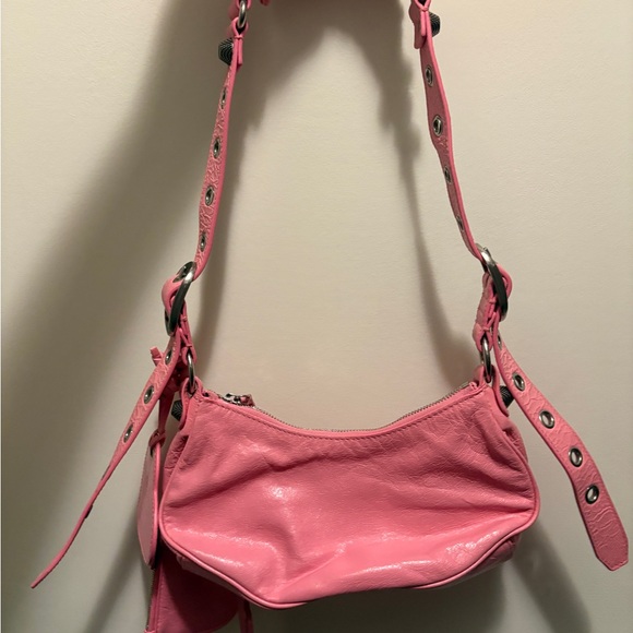 Balenciaga Pink Shoulder Bag with Heart Accent - Picture 7 of 8